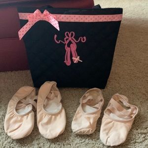 Ballerina bag with two pairs of ballet shoes (10.5 and 10)
